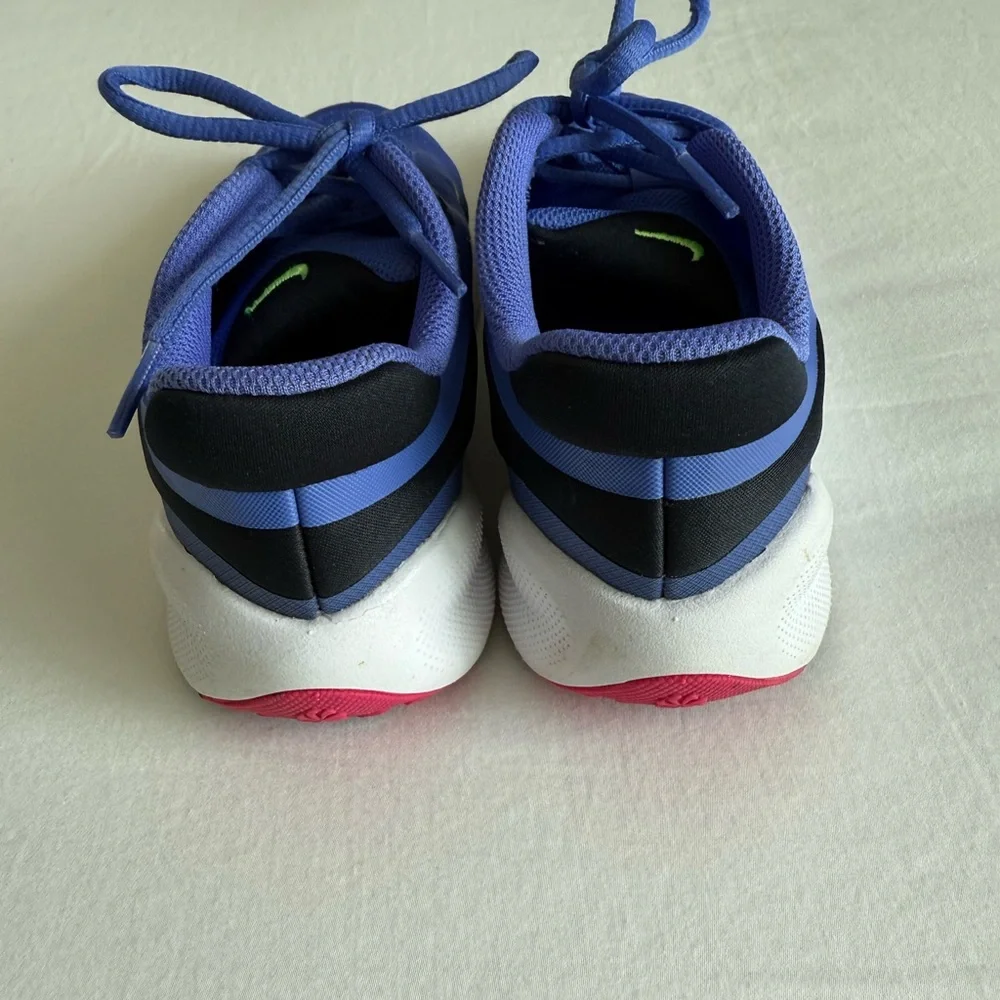 Nike Kids Sneakers Size 1 EEUC - Picture 3 of 4